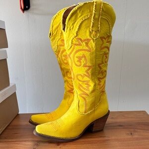 Dingo Yellow Heeled Cowboy Boots